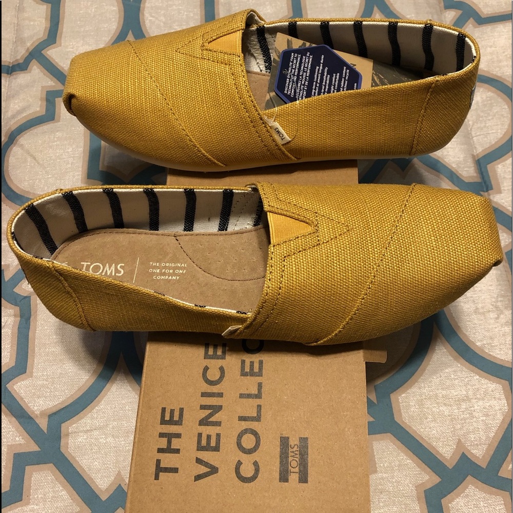 Heritage Canvas Toms